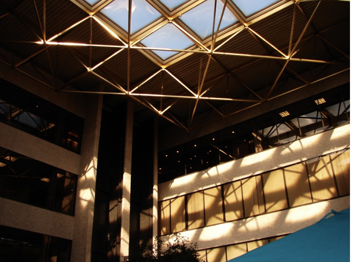 Figure 1 – Daylighting strategies incorporated into Atrium II, an office building in Secaucus, NJ. (Source: Rutgers Center for Green Building)